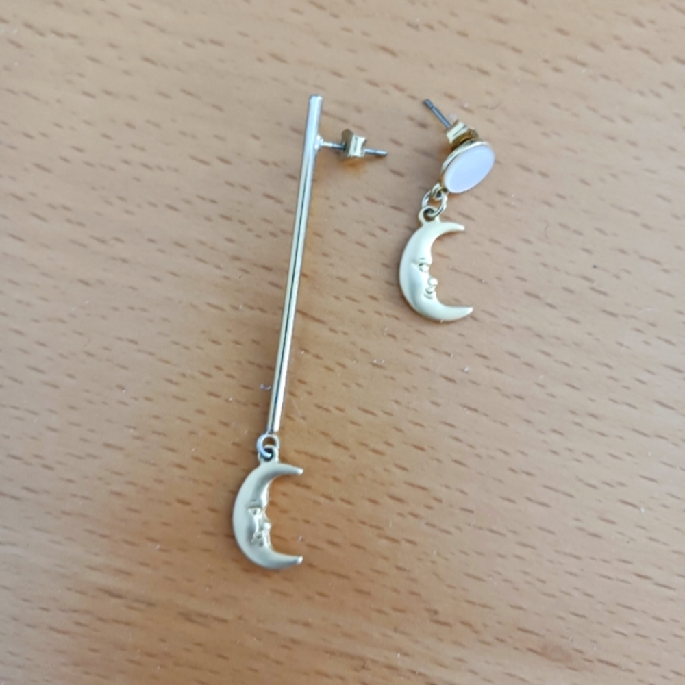 Moon earrings